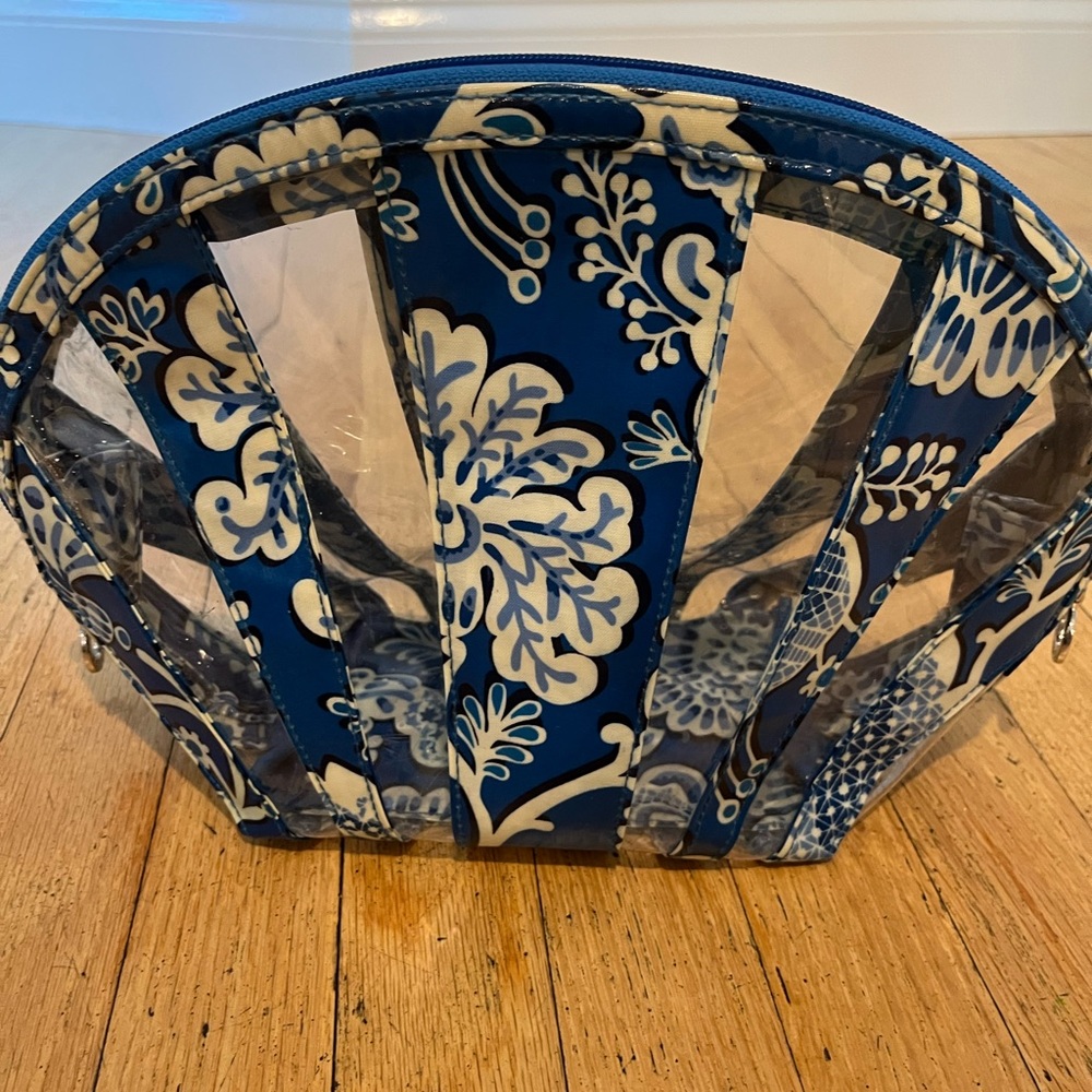 Vera Bradley toiletries bag blue and white shell patter